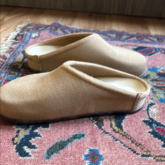 Rothy Casual Clog Butternut *6 fit like 7.5* - Picture 6 of 7